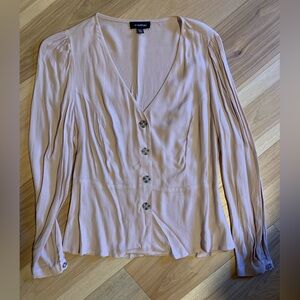 Long sleeve top with buttons